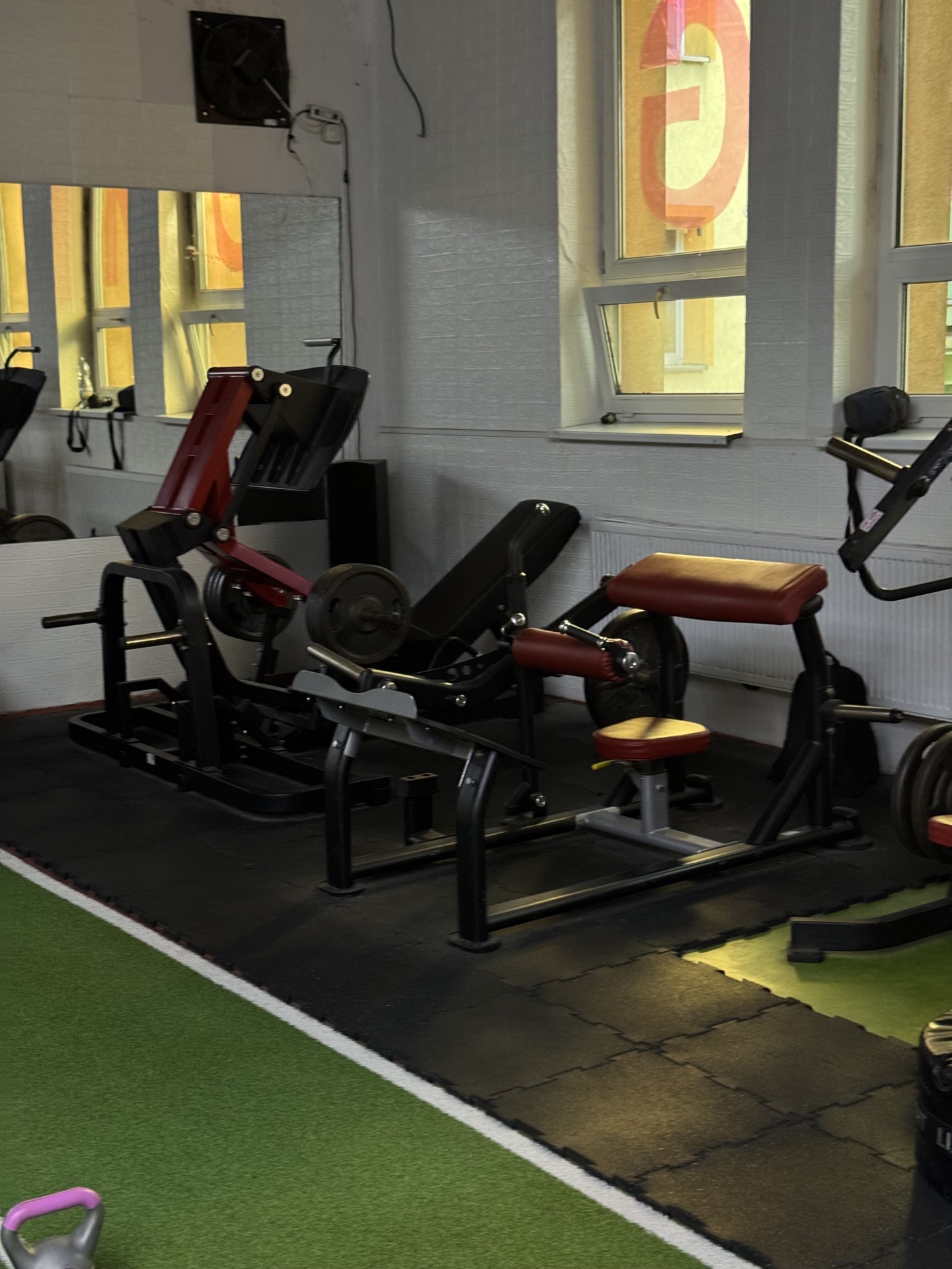 Stroje na nohy ve Fitness Ring Karviná